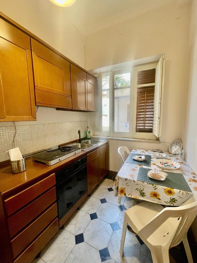 Apartament Dimora Di Maury A Due Passi Dai Trasporti E Da Ballaro Palermo Luaran gambar
